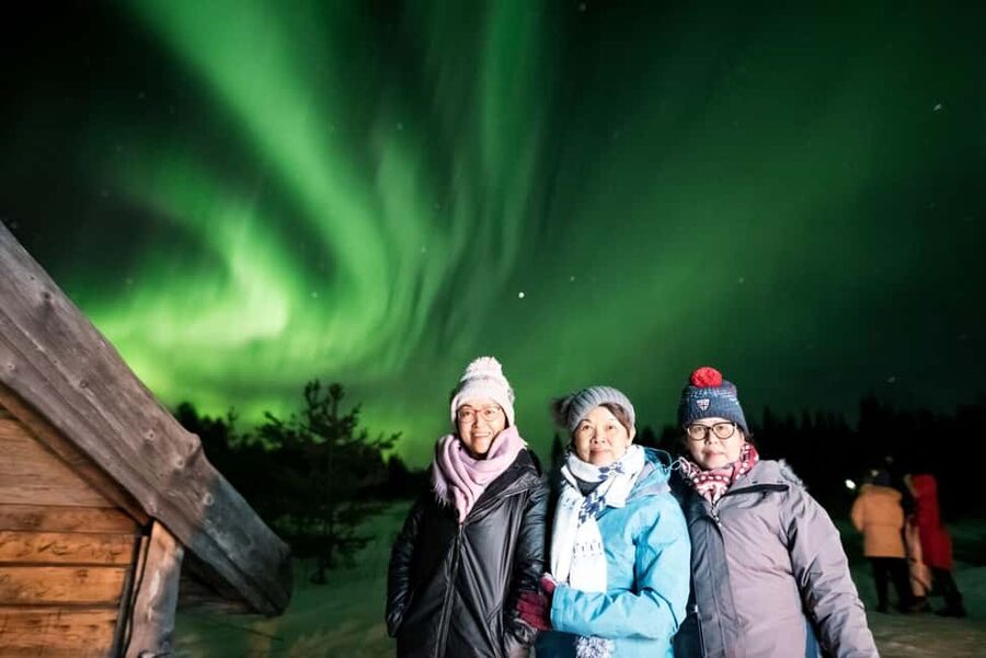 Rovaniemi: Northern Lights Hunt with Sausages and Hot Drinks - Leaving city lights behind (and why it changes your odds)