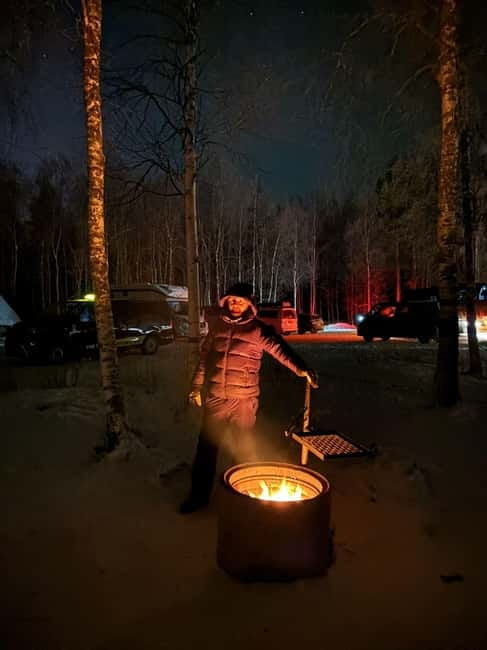 Rovaniemi: Northern Lights Hunters. Aurora + BBQ - Frozen Lakes: Where the Northern Lights Chances Get Better