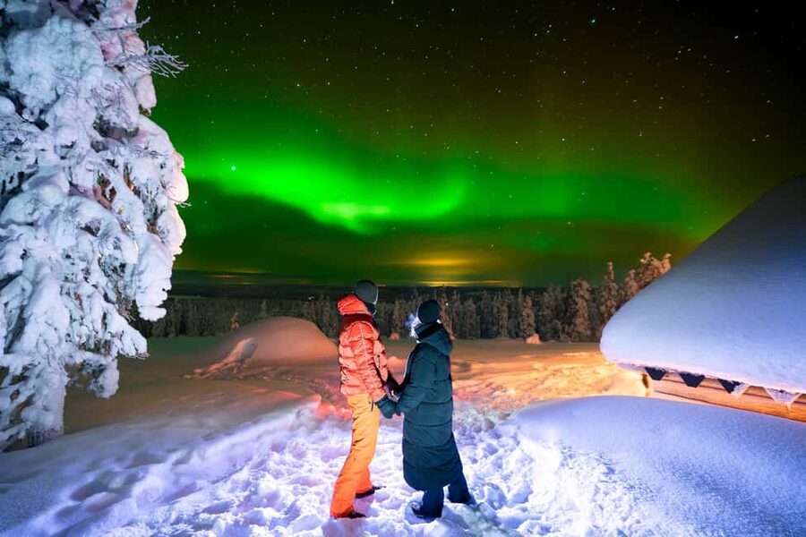 Rovaniemi: Northern Lights Hunting with Photo & Video - The big moment: Rafael’s portrait-style aurora photoshoot