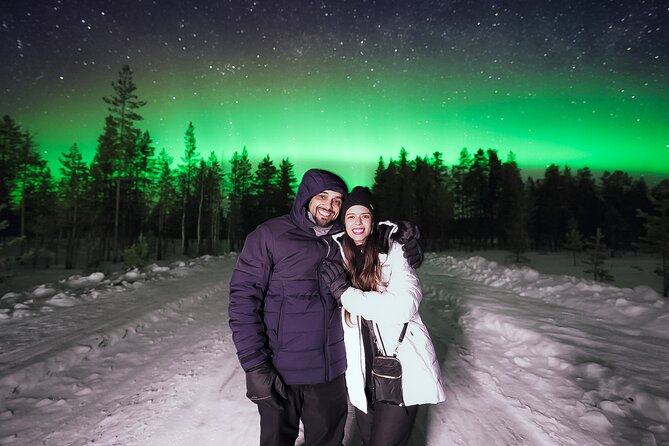 Rovaniemi: Northern Lights Pro Guaranteed - Unlimited (PRIVATE) - Night Breaks in Lapland: Food, Campfire, and Hot Drinks