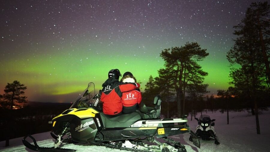 Rovaniemi: Northern Lights Snowmobile Hunt - From Subway to the Arctic Night: How the 3.5 Hours Flow