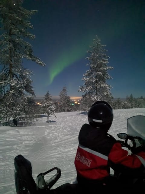 Rovaniemi: Northern Lights Snowmobile Safari with Campfire - Meeting point and getting to the right starting line (fast)