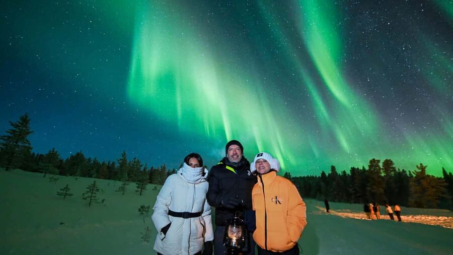 Rovaniemi: Northern Lights Tour - 100% Money Back Guarantee - The van chase: heat, short stops, and constant sky-checking