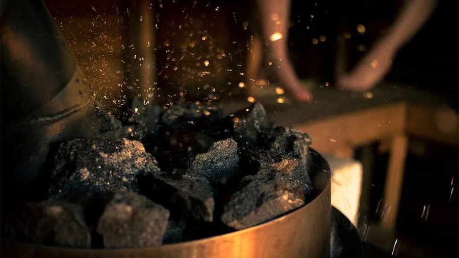 Rovaniemi: Northern Lights Trip with Arctic Sauna & Jacuzzi - Finnish sauna first: heat, cleansing, and the ice sauna option