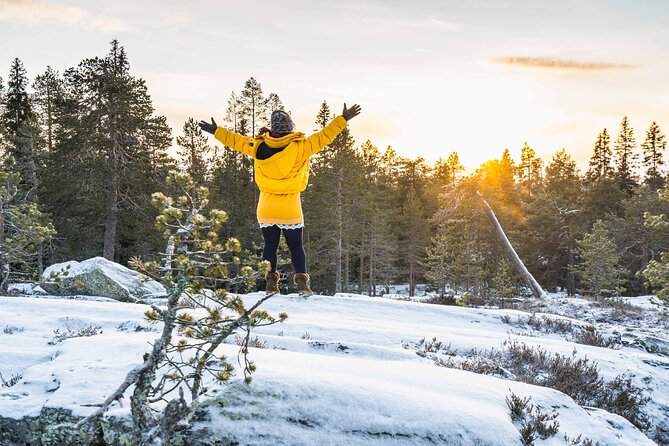 Rovaniemi photography tour - Stop 2: Arktikum and Frozen-River Framing Tricks