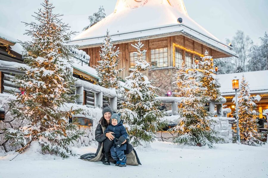 Rovaniemi: Private Pro Photoshoot in Santa Claus Village - Who this experience is for