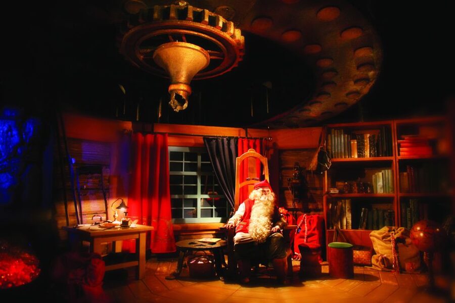 Rovaniemi: Santa Claus Village and Arctic Circle - Santa Claus Village: mail, shops, and that year-round Christmas mood