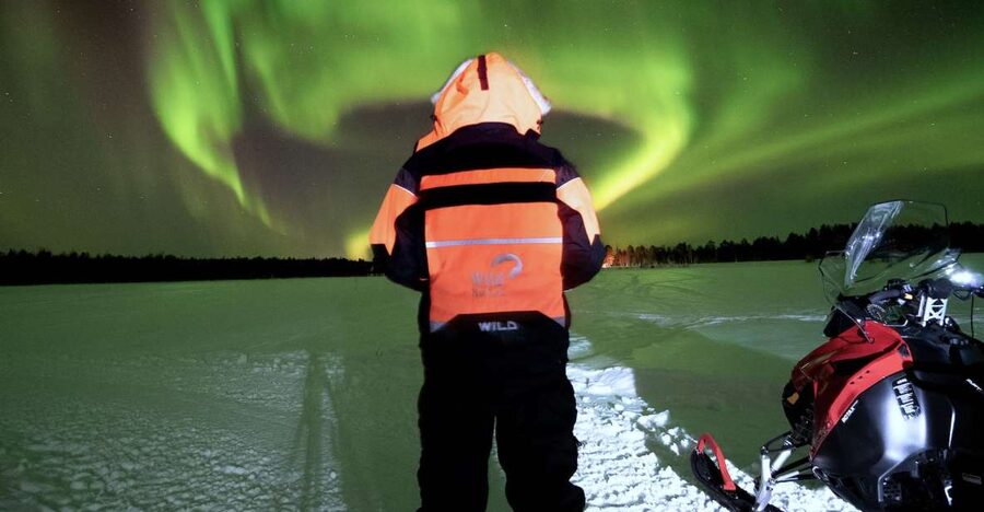 Rovaniemi: Search for Northern Lights Snowmobiling Trip - A 2-hour Lapland snowmobile quest for the Northern Lights
