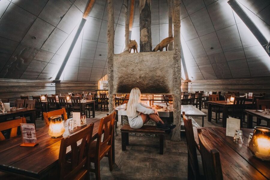 Rovaniemi: Snow Hotel Tour with Food by the Fire - Ice Bar and the cold-glass experience: fun, fast, and very photogenic
