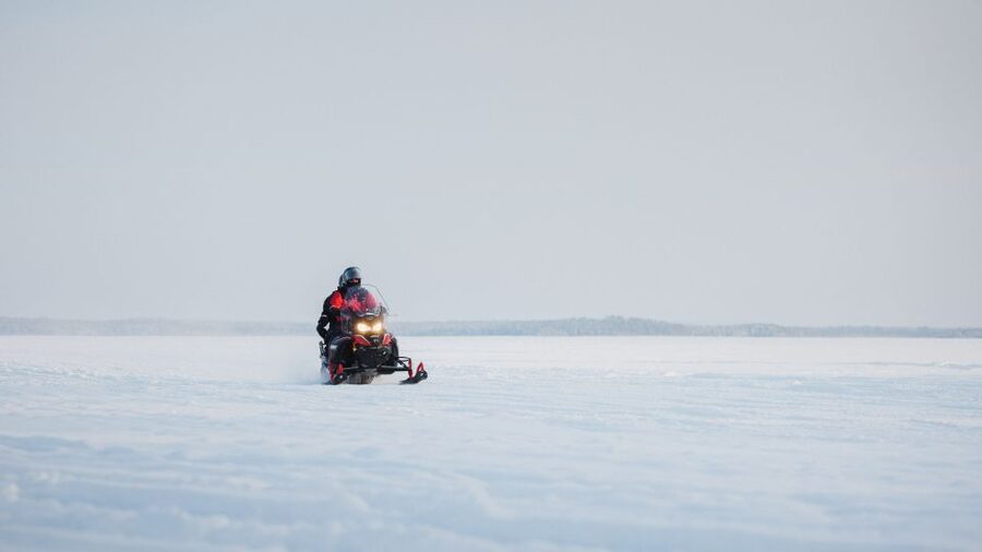 Rovaniemi: Snowmobile Safari in the Arctic Circle - Gear Up: Winter Clothes, Helmet, Balaclava, and Photo-Friendly Stops