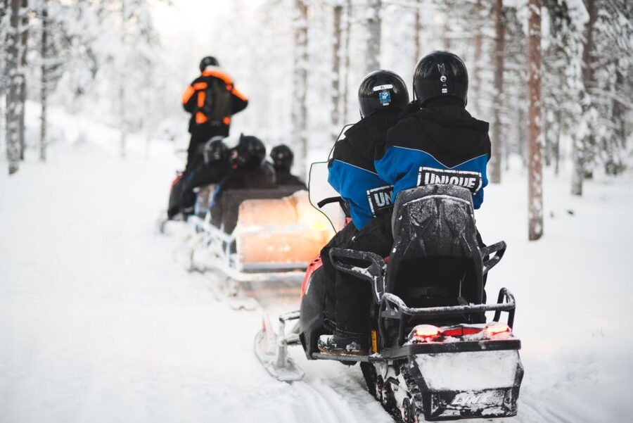 Rovaniemi: Snowmobile Safari into the Arctic Circle Forest - How the ride is arranged: two per snowmobile, sled for kids