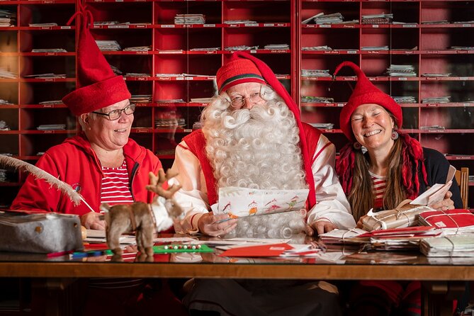 Santa Claus Combo: Visit Santa Claus Village and Santa Park in One Day - SantaPark: Lunch With a Show in the Home Cavern