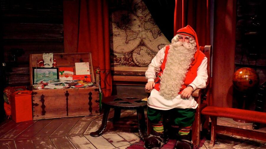 Santa Claus Village Guided Tour & Arctic Circle certificate - Santa Claus Village in Rovaniemi Works All Year