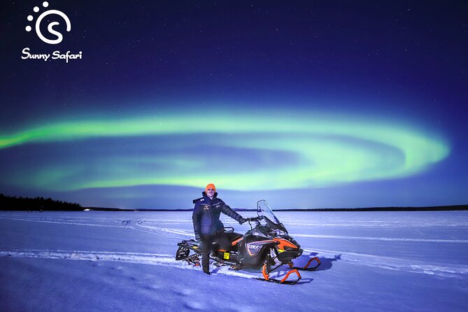 Searching Aurora with Snowmobile - Aurora hunting versus “waiting at a spot”: how the guide’s role really affects your night