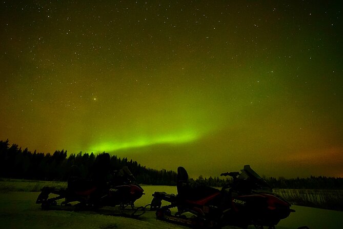 Snowmobile drive experience - After the Snowmobile: Cabin Drinks and Sausages by the Fire