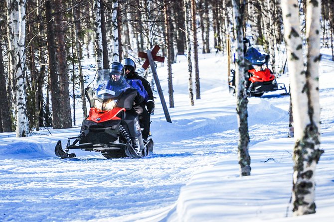 Snowmobile Driving - Morning start - Key things that make this snowmobile tour work