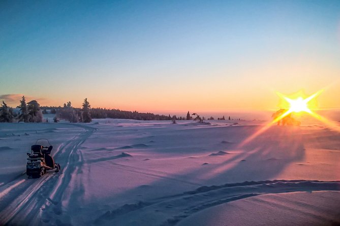 Snowmobile Driving - Morning start - License and legal basics: the rule that can change your options