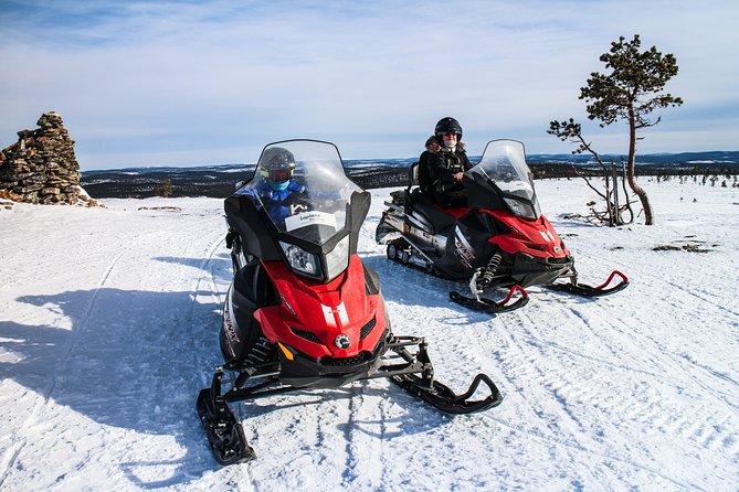 Snowmobile Safari in the Forest - Gear, Comfort, and the Reality of Winter Clothing