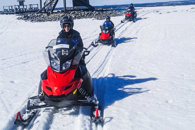 Snowmobile Safari in the Nature - Morning start - Gear that makes a difference: staying warm without overpacking