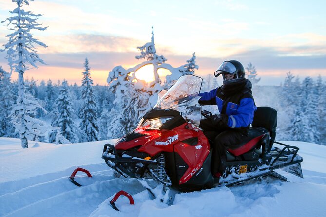 Snowmobiling Quick Spin - 2 h snowmobile experience in Rovaniemi - Lapland riding: frozen lakes, snowy woods, and country trails