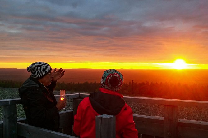 Sunset at the Arctic Circle - Transport that protects your sunset window