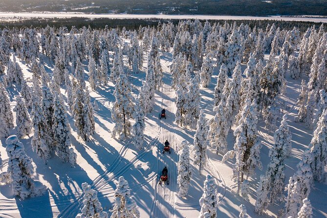 Thrill of Snowmobiling for Adults Only - Shared snowmobiles vs single driver: choose your thrill level