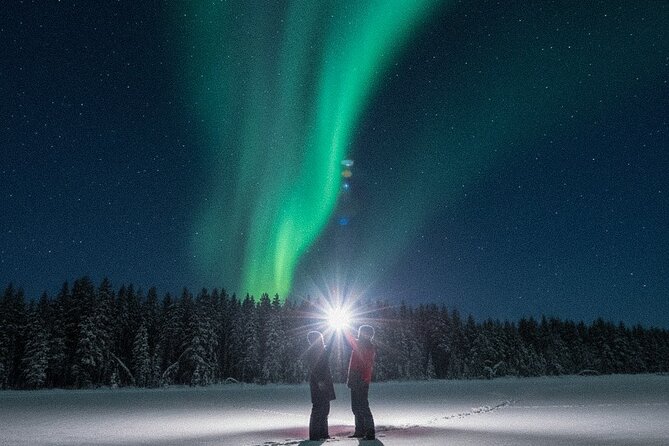 Ultimate Aurora Borealis Tour Rovaniemi - Snacks, a warm car, and realistic comfort in winter